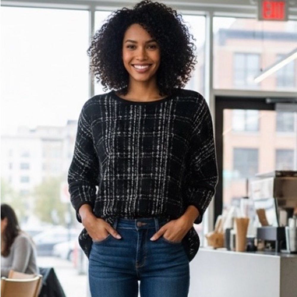 Max Studio Black and Gray Textured Top‎ Large
